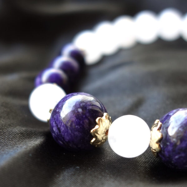 Misty White Chalcedony Semi-precious gem stone Bracelet Hypoallergic Stainless Steel