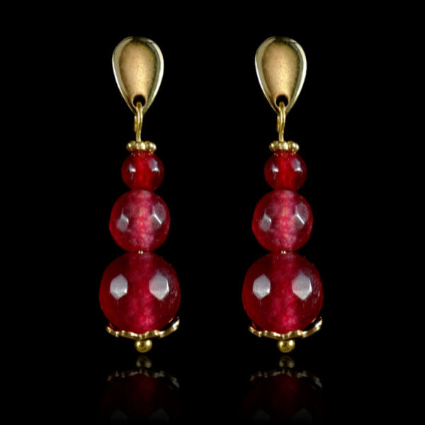 Plum-red-chalcedony-earrings-semi-precious-stone-round-dyed-quartz-beads-Hypoallergic-Stainless-Steel-08481-1