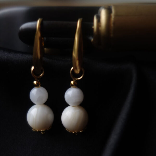 White Shell Earrings Seashell Beads Hypoallergic Stainless Steel