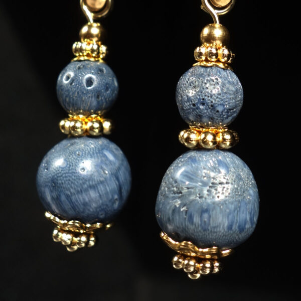 blue-coral-beaded-earrings-handmade-pvd-plated-stainless-steel-02702-1