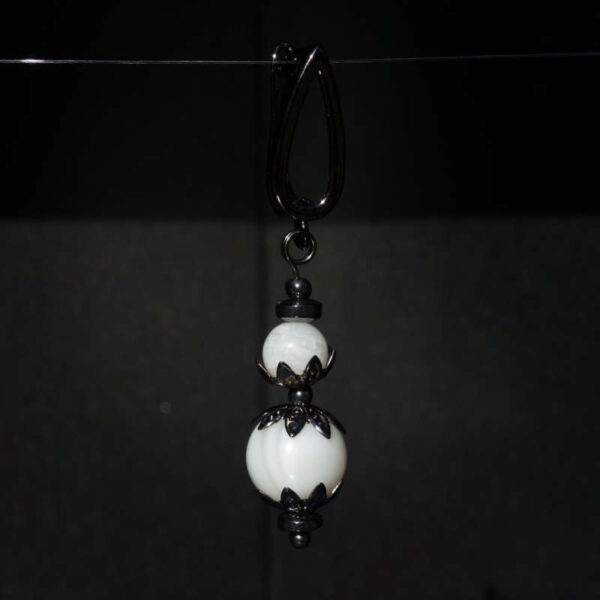 White Trochus Seashell Earring Natural shell round beads  Hypoallergic English Lock Hook