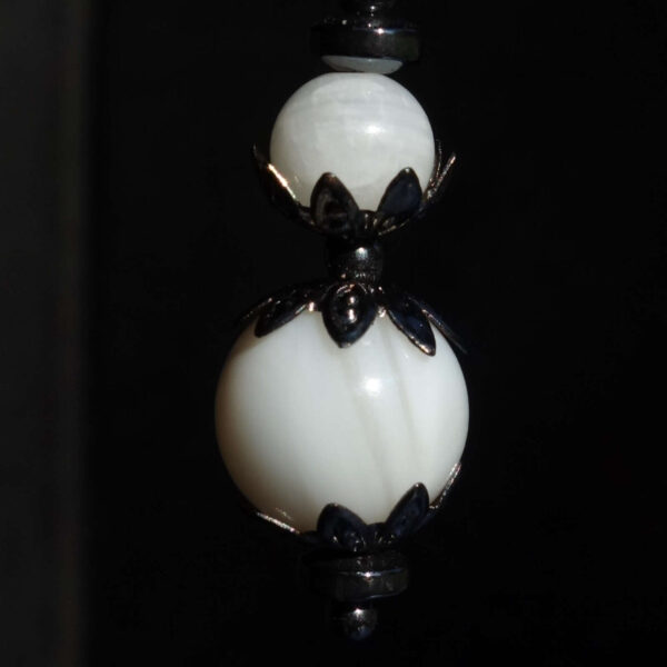 White Trochus Seashell Earring Natural shell round beads  Hypoallergic English Lock Hook