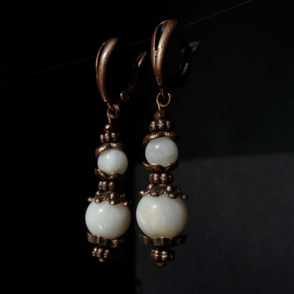 White Trochus Shell Earrings Natural Seashell Beads Antique Copper Style Brass English Lock Hook