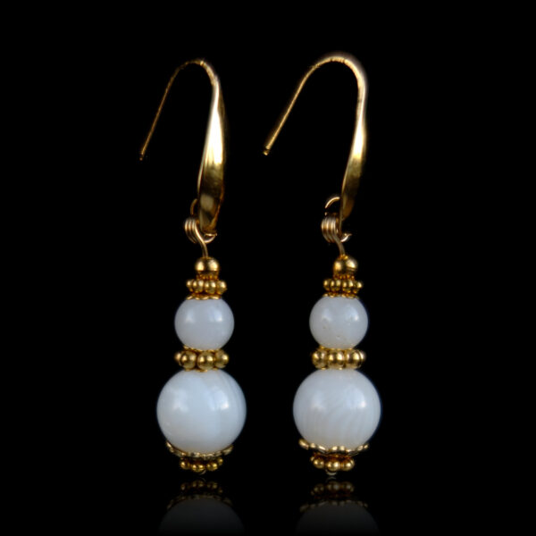 White-Trochus-Shell-Earrings-PVD-plated-Stainless-Steel-Hooks-Findings-00363-1