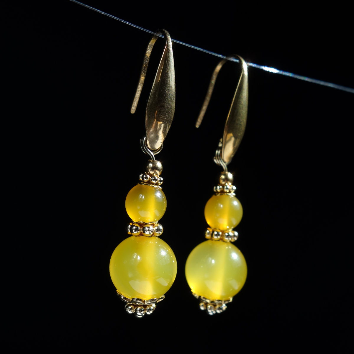 Honey-Agate-Earrings-semi-precious-stone-beads-PVD-plated-gold-finish-stainless-steel-02928-1