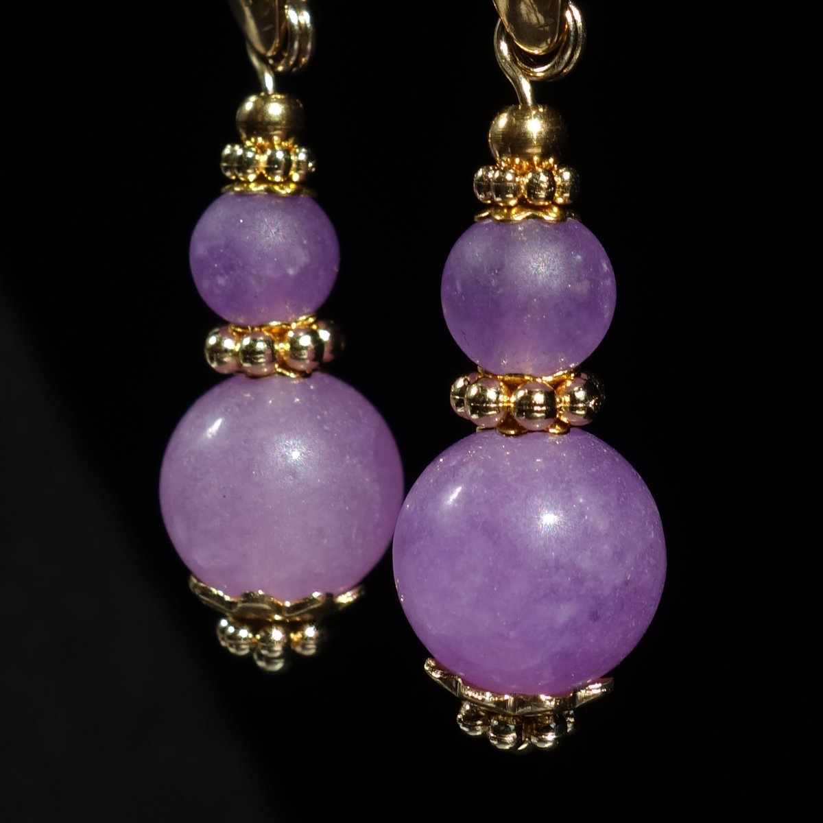 Matter-purple-chalcedony-earrings-semi-precious-stone-pvd-plated-gold-finish-stainless-steel-02960-1