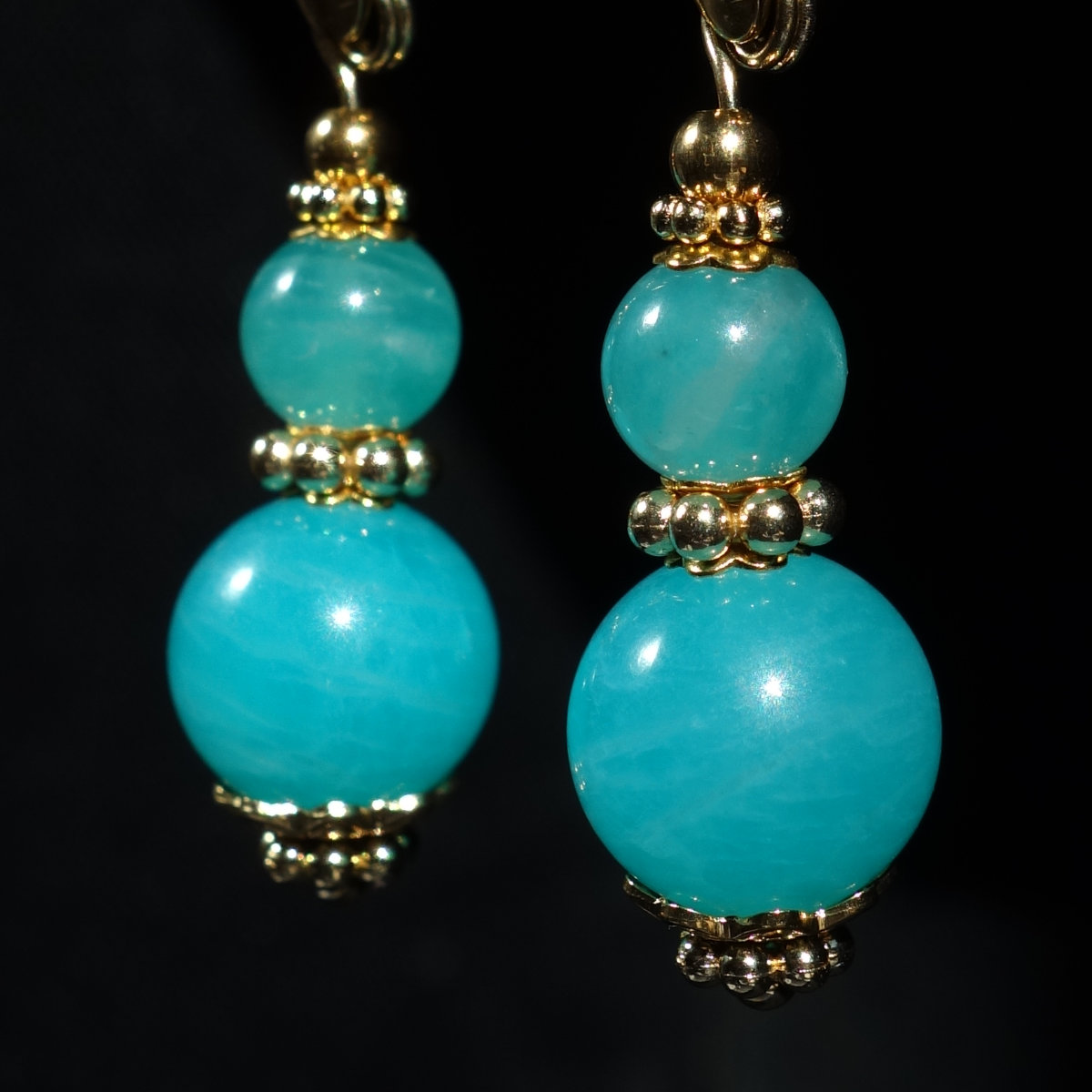 amazonite-drop-earrings-semi-precious-gemstone-beads-pvd-plated-18k-gold-finish-stainless-steel-03414-1