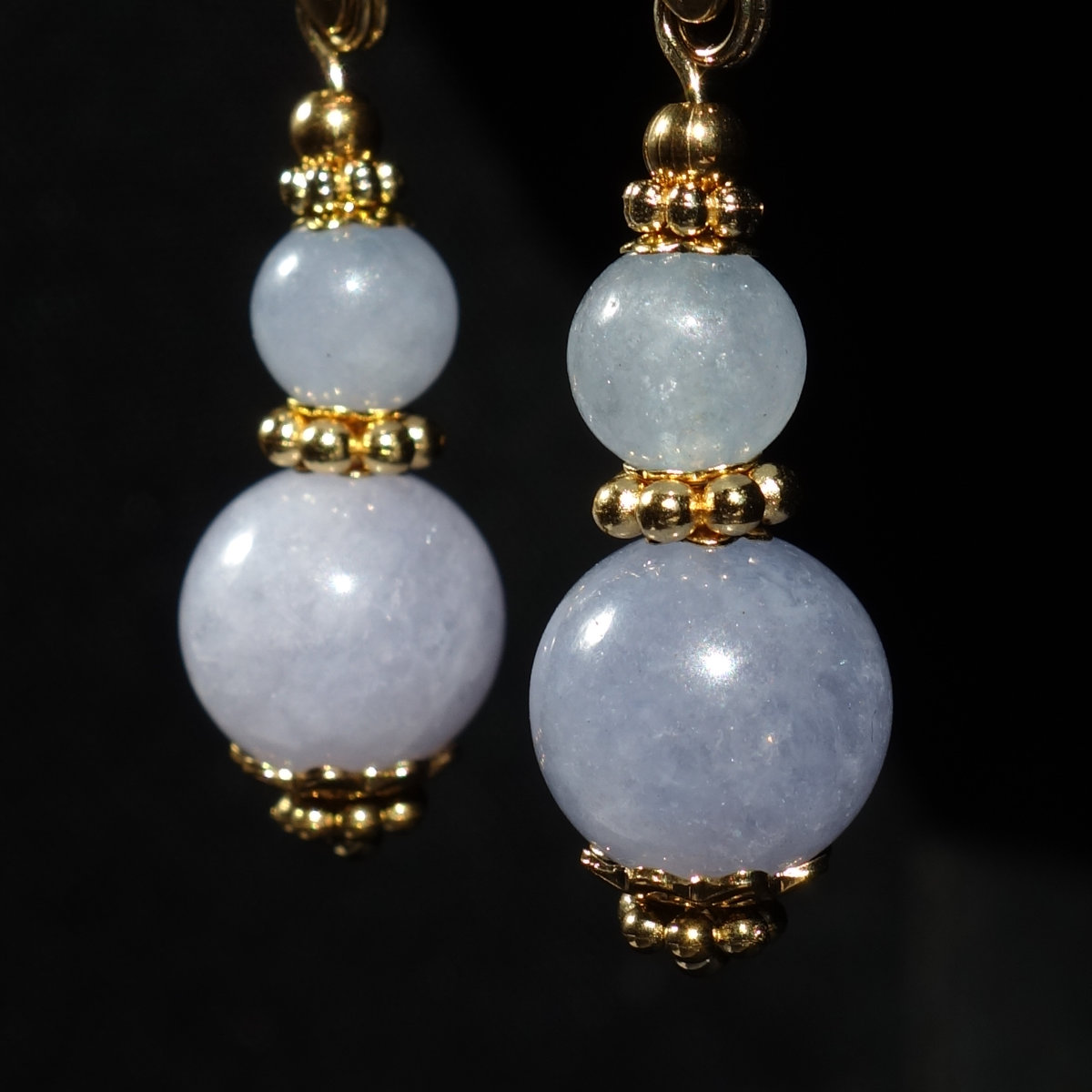 aquamarine-chalcedony-earrings-semi-precious-gemstone-beads-pvd-plated-stainless-steel-18k-gold-finish-03441-1