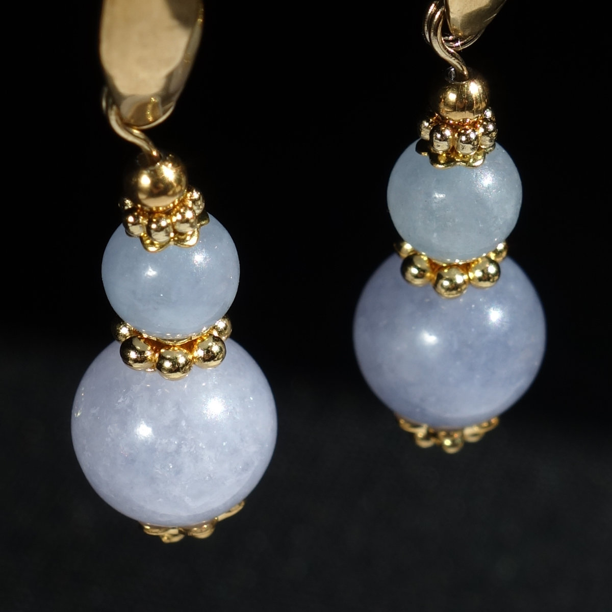 aquamarine-chalcedony-earrings-semi-precious-gemstone-beads-pvd-plated-stainless-steel-18k-gold-finish-03445-1