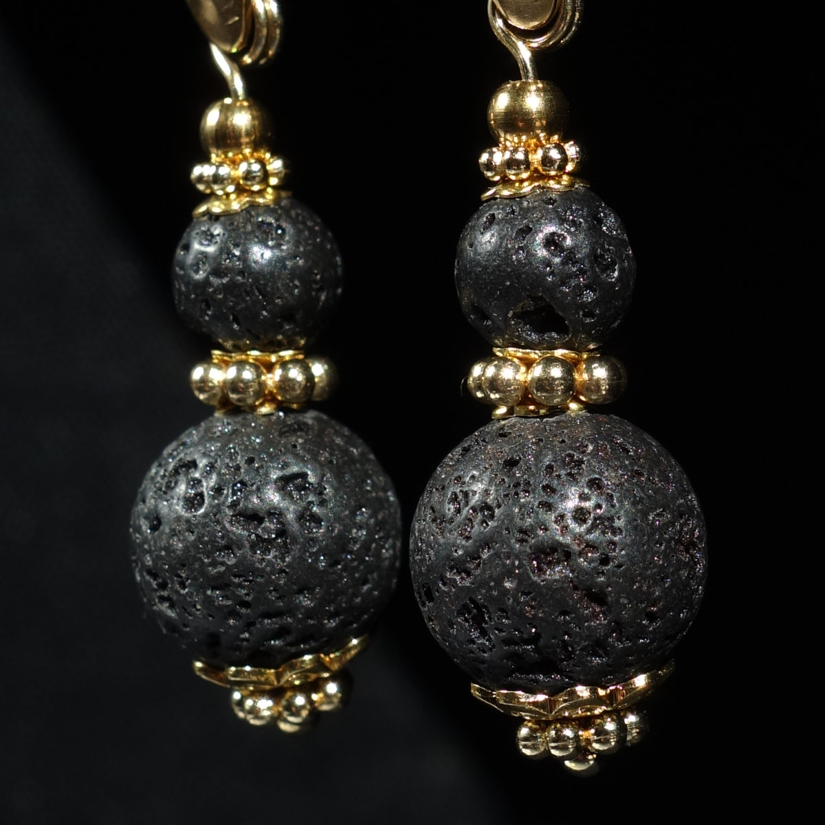 black-lava-stone-earrings-dyed-natural-basalt-beads-pvd-plated-stainless-steel-18k-finish-03398-1