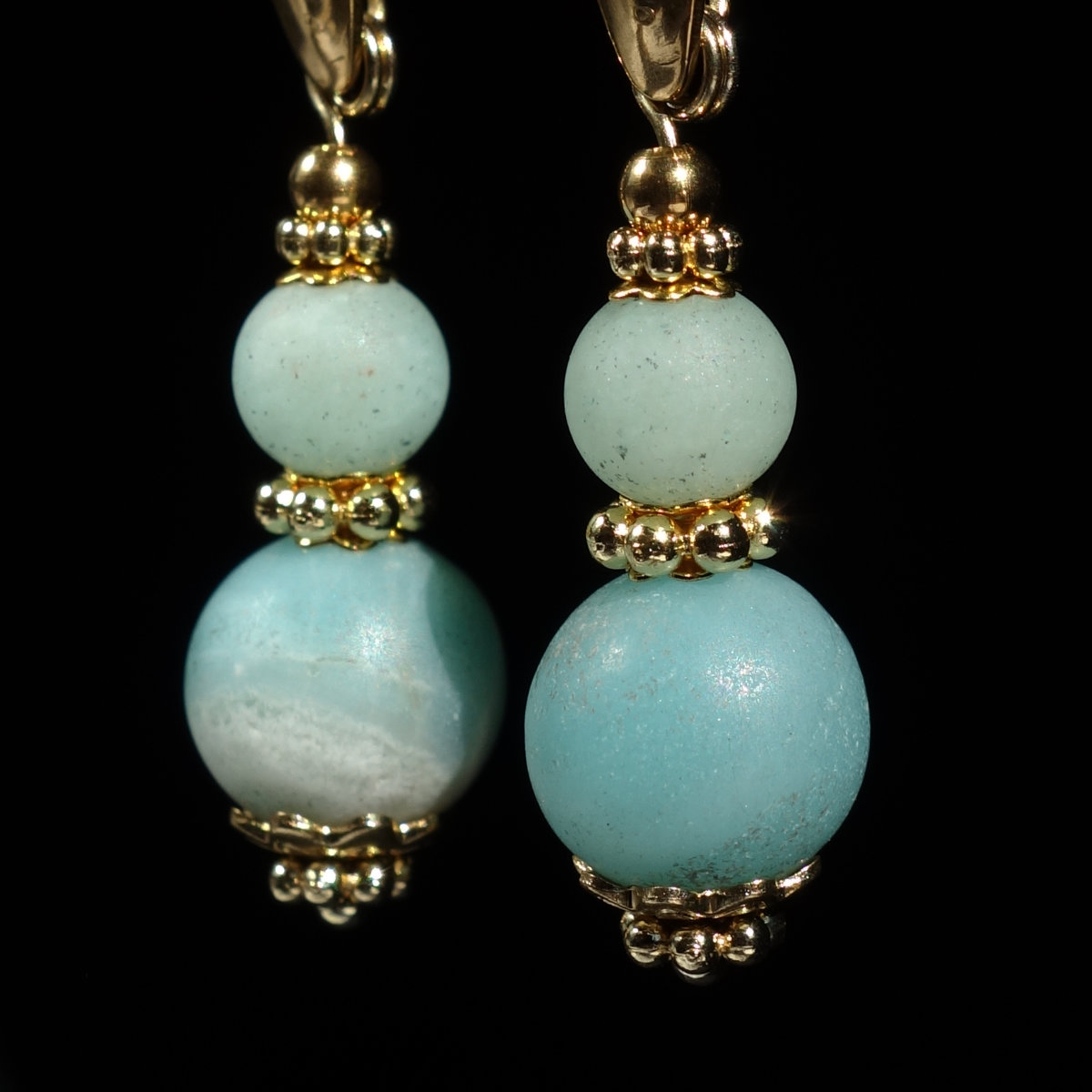 frosted-matte-amazonite-earrings-semi-precious-stone-pvd-plated-18k-gold-finish-stainless-steel-03035-1