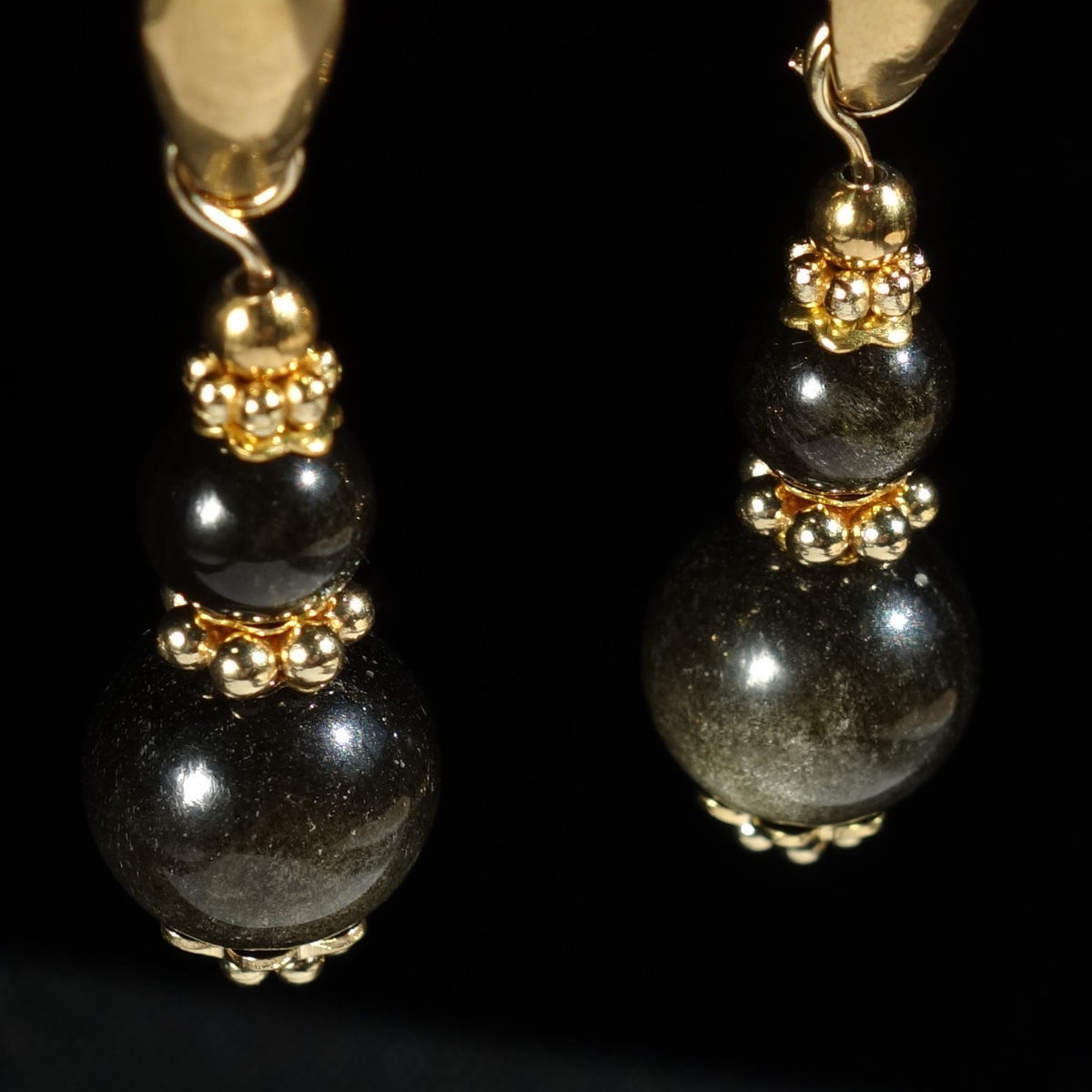 golden-obsidian-earrings-semi-precious-volcanic-glass-beads-pvd-plated-stainless-steel-03551-1