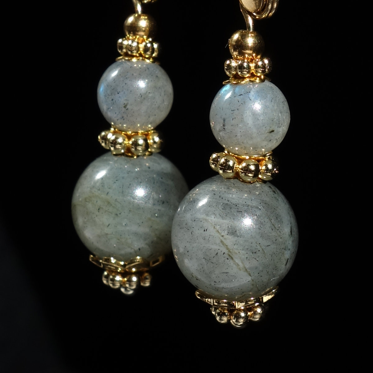 grey-labradorite-earrings-semi-precious-stone-pvd-plated-gold-finish-stainless-steel-02888-1