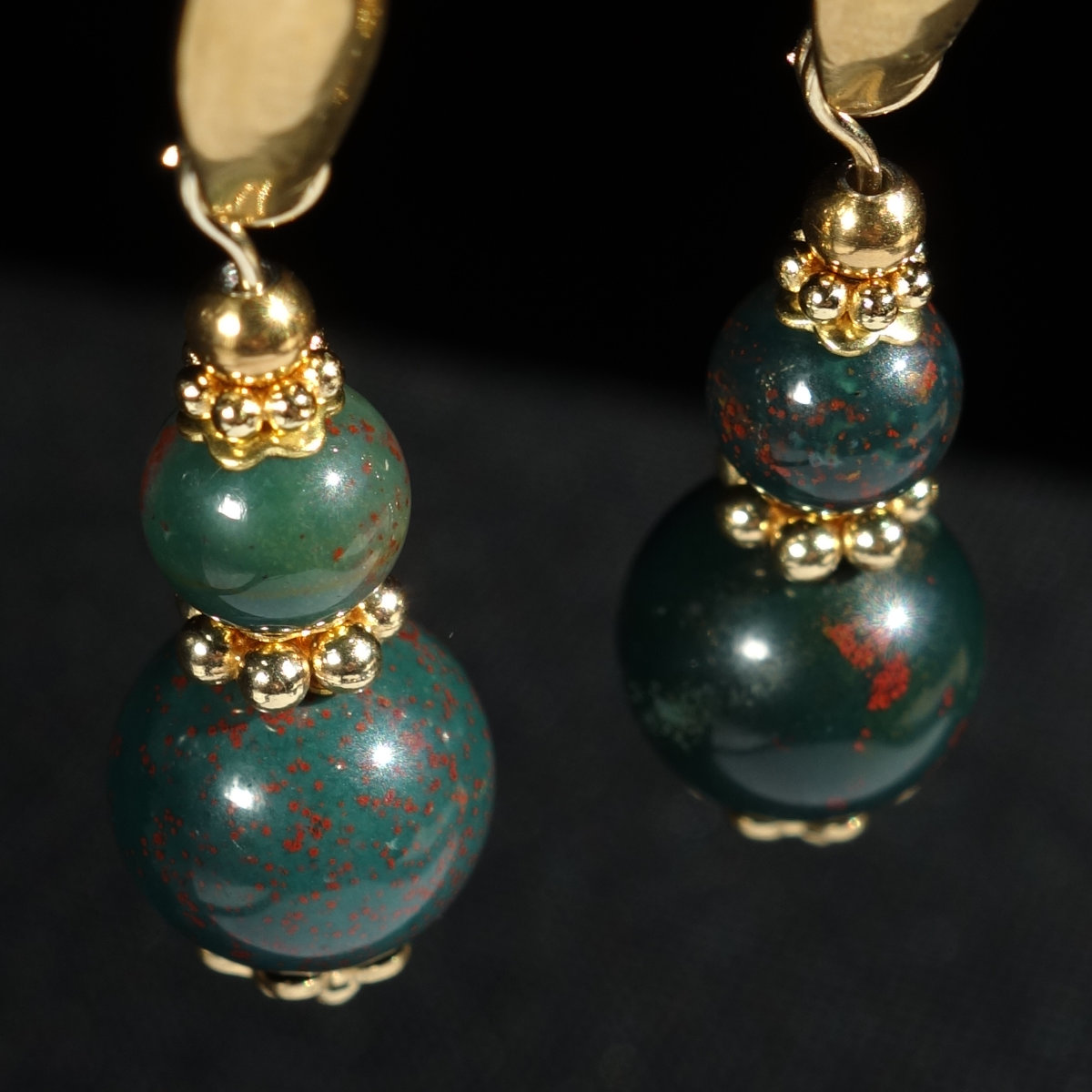 heliotrope-drop-earrings-semi-precious-stone-beads-pvd-plated-stainless-steel-18k-gold-finish-03759-1