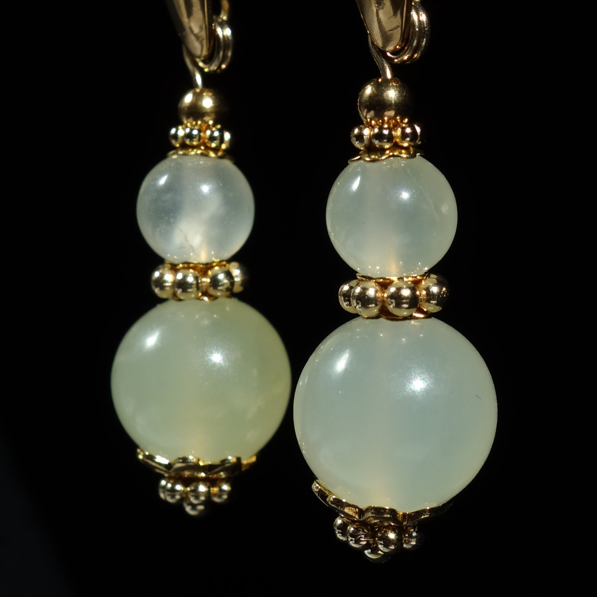 limeade-chalcedony-earrings-semi-precious-gemstone-beads-pvd-plated-18k-gold-finish-stainless-steel-03051-1