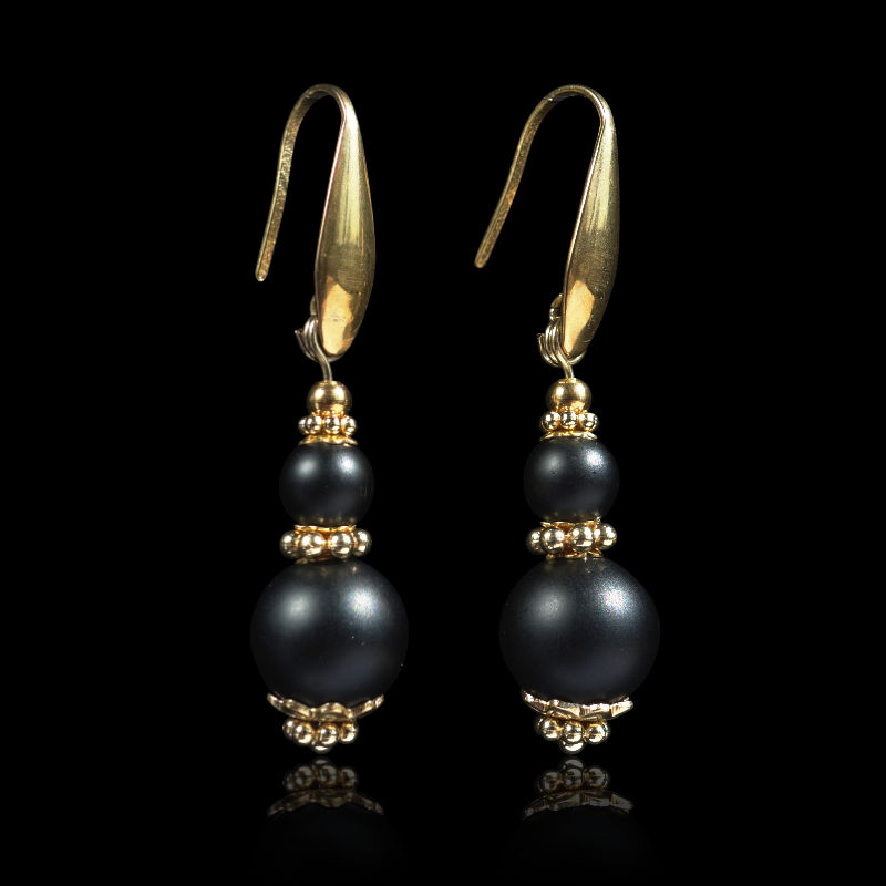 matte-black-onyx-earrings-semi-precious-stone-pvd-plated-stainless-steel-18k-gold-finish-03553-1