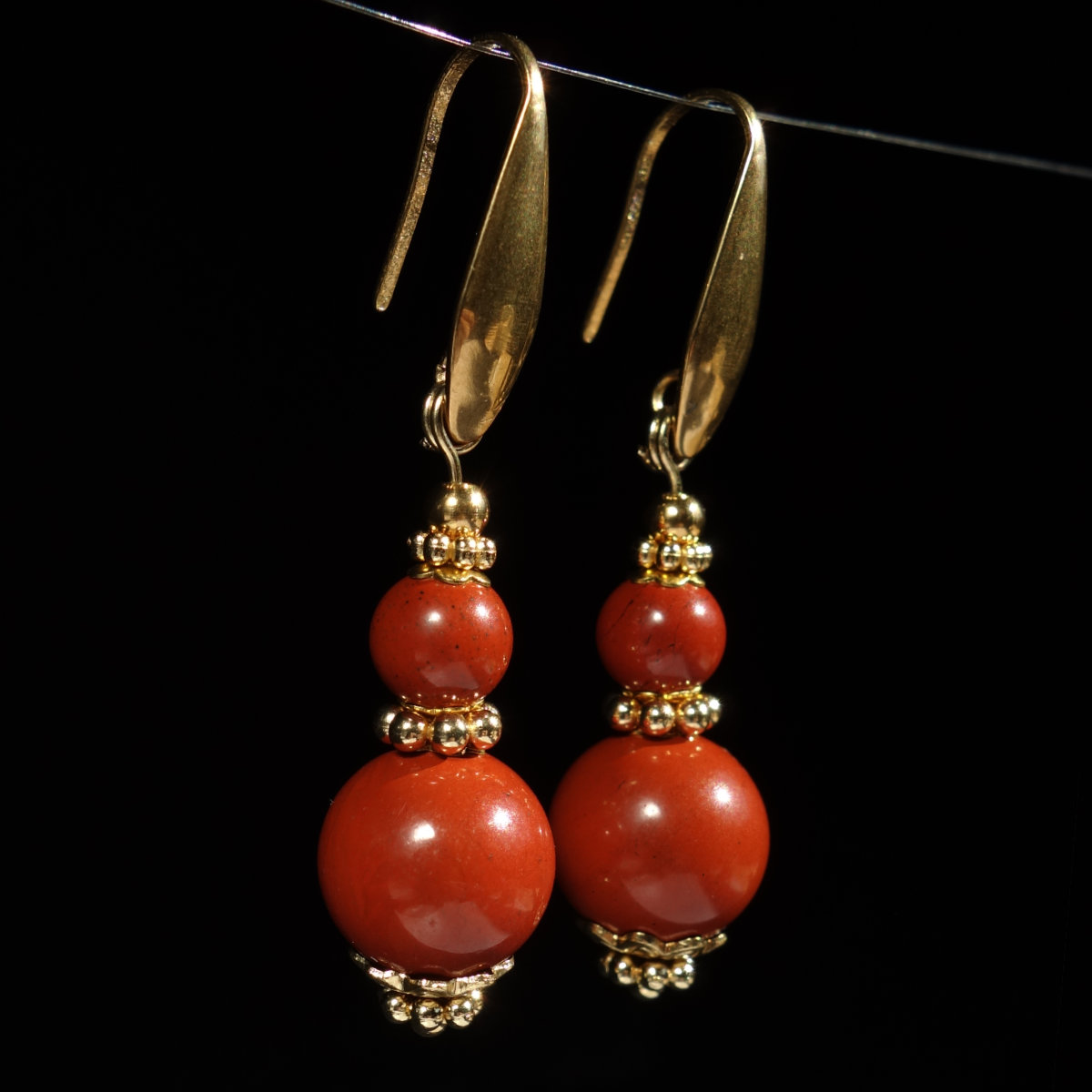 red-jasper-earrings-semi-precious-stone-beads-pvd-plated-gold-finish-stainless-steel-03498-1