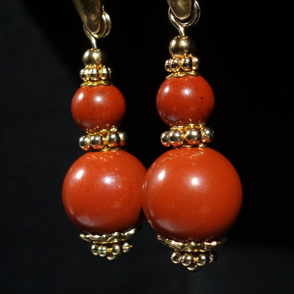 red-jasper-earrings-semi-precious-stone-beads-pvd-plated-gold-finish-stainless-steel-03505-1