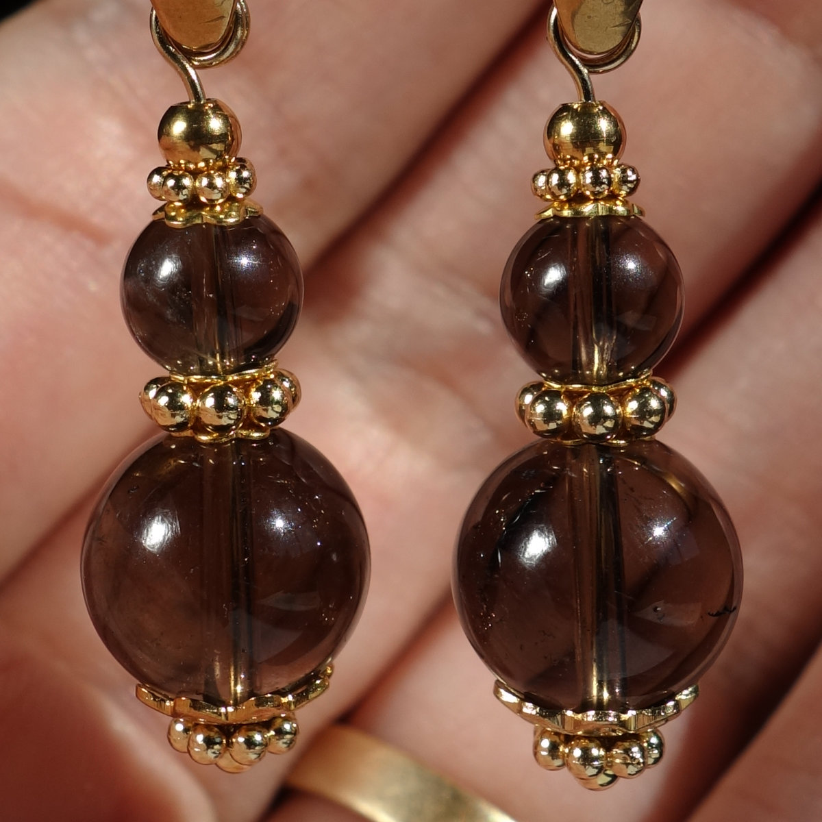 smoky-quartz-earrings-semi-precious-gemstone-beads-pvd-plated-stainless-steel-18k-gold-finish-03639-1