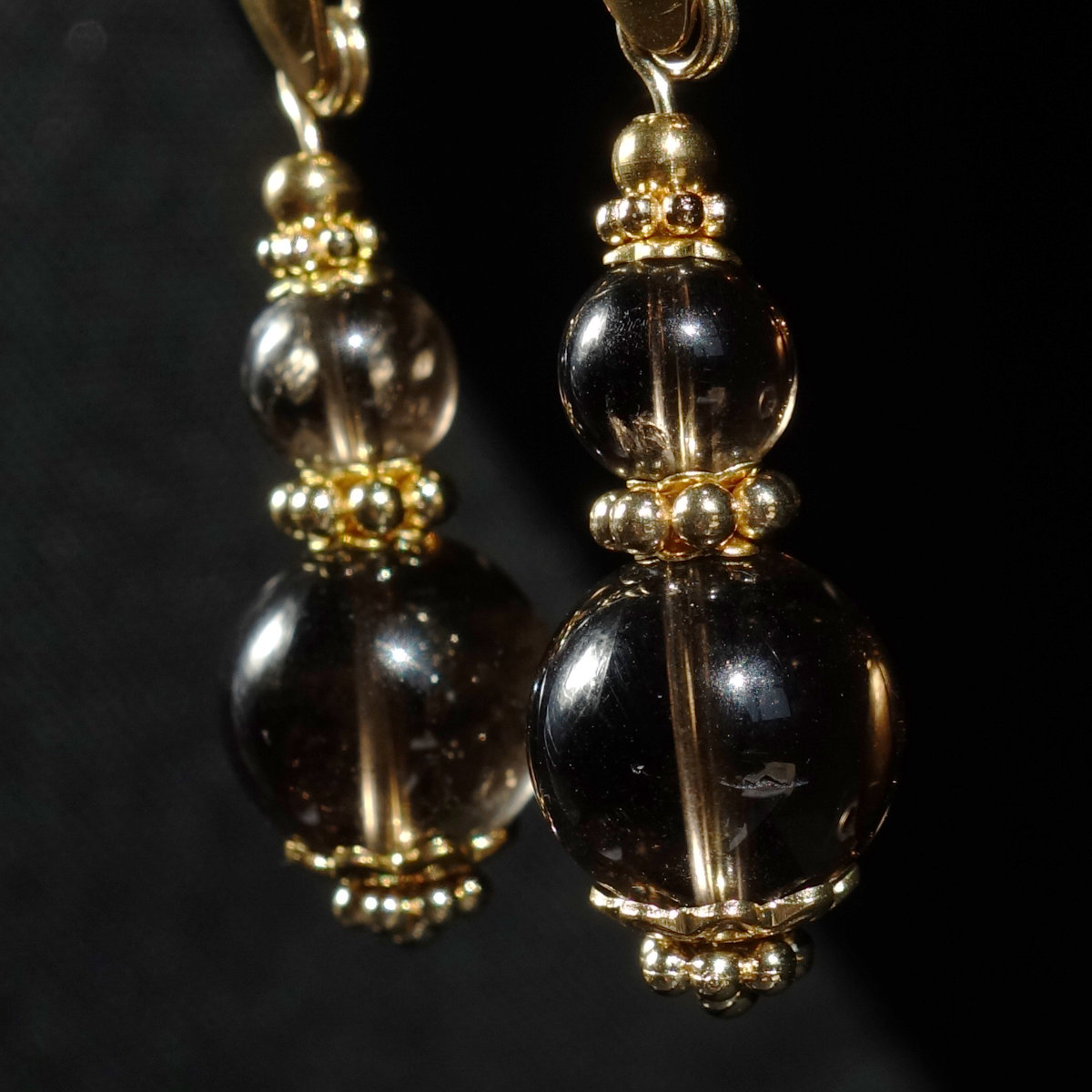 smoky-quartz-earrings-semi-precious-gemstone-beads-pvd-plated-stainless-steel-18k-gold-finish-03652-1