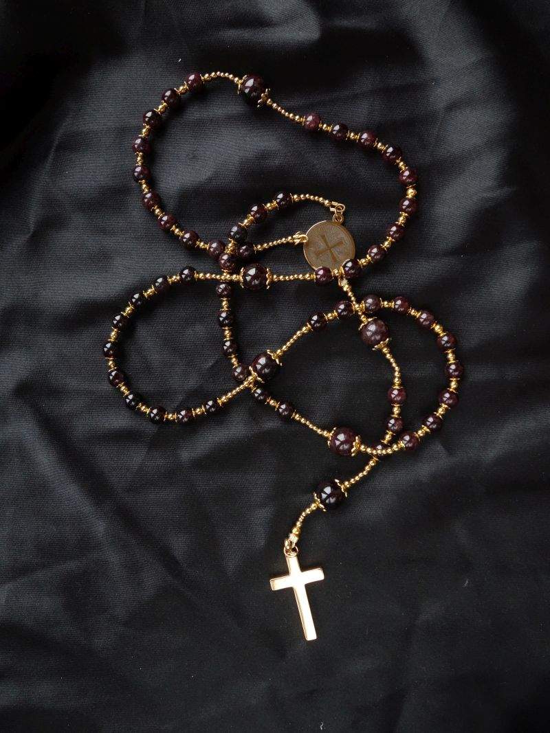 Garnet Capped Rosary Stainless Steel Silvi Simberg KOSMOS 1